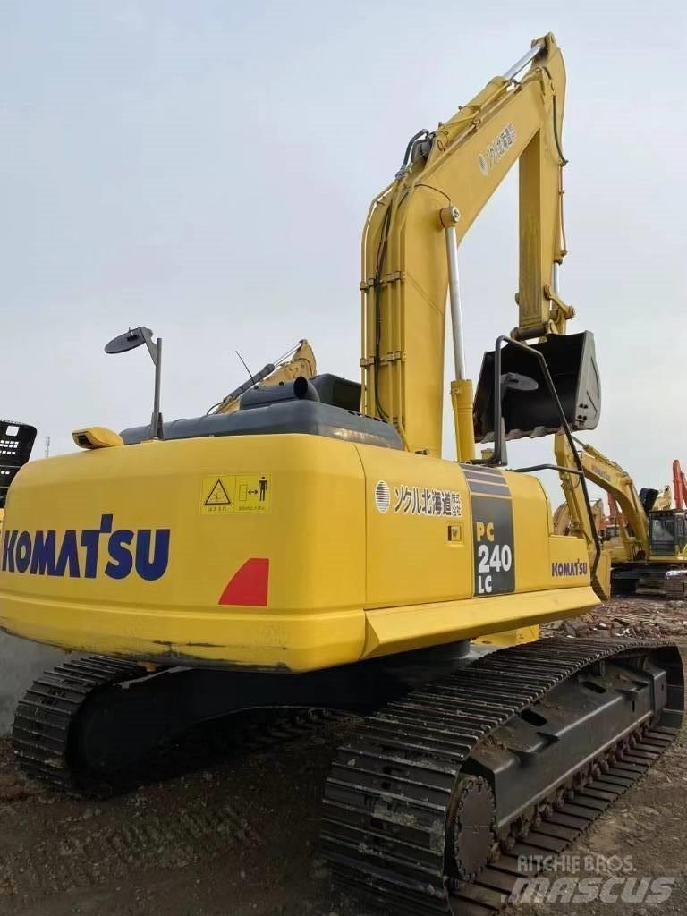 Komatsu 240LC-8 Vikšriniai ekskavatoriai