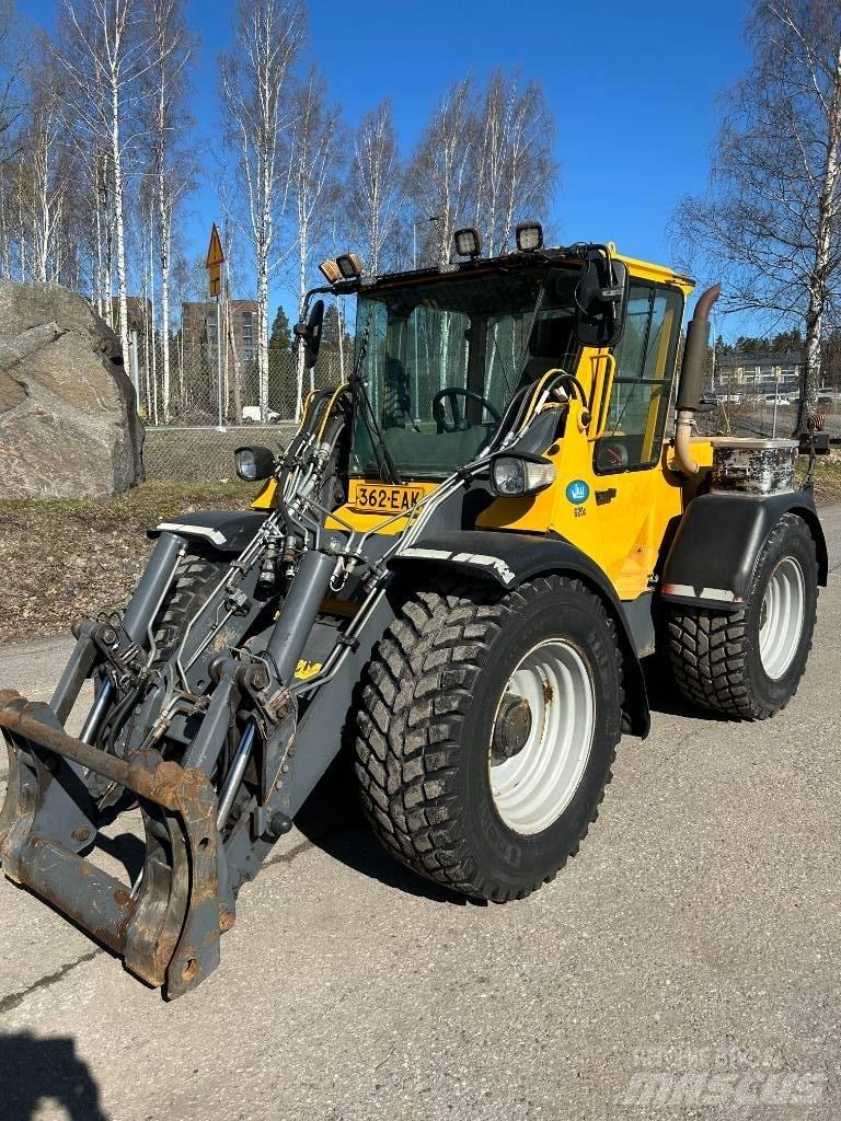 Wille 625C Naudoti kompaktiški traktoriai