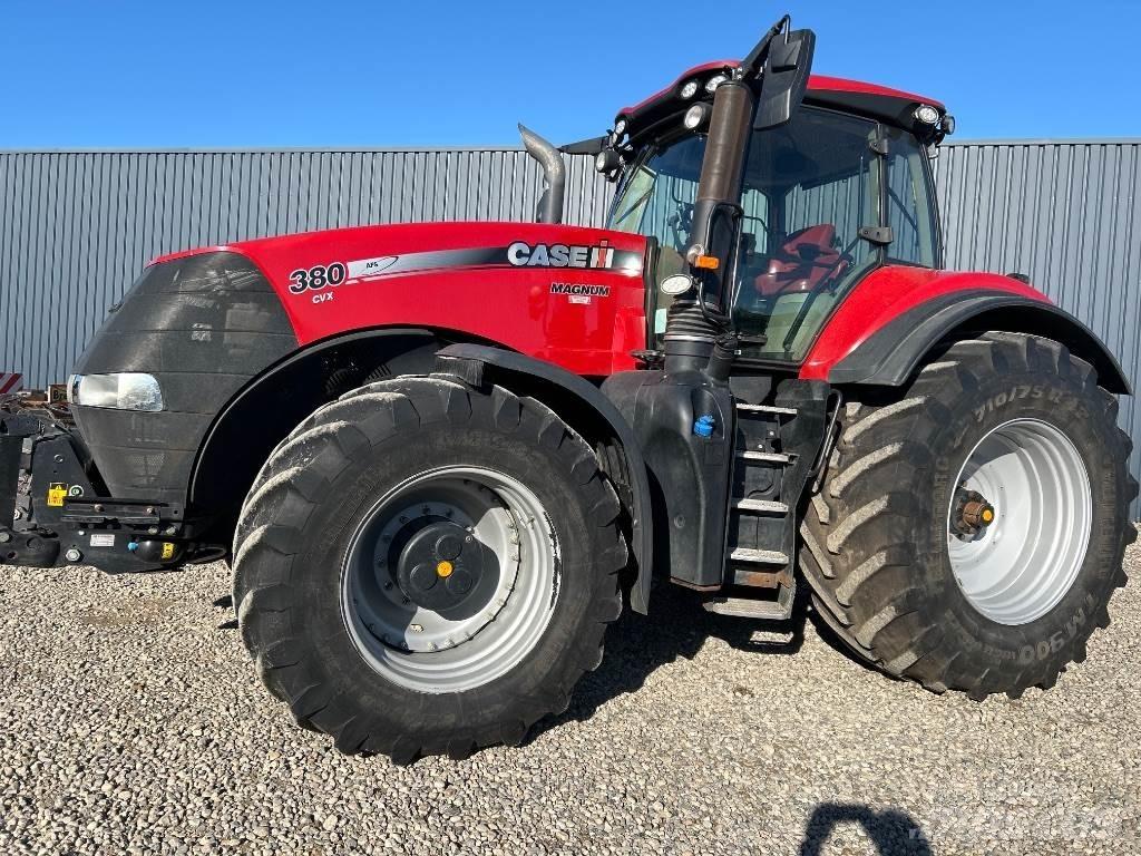 Case IH Magnum 380 Traktoriai