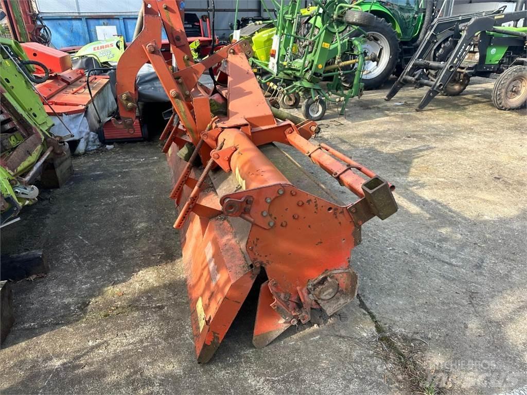 Kuhn EL140N 305 Dirvos paruošimo vynuogynams technika