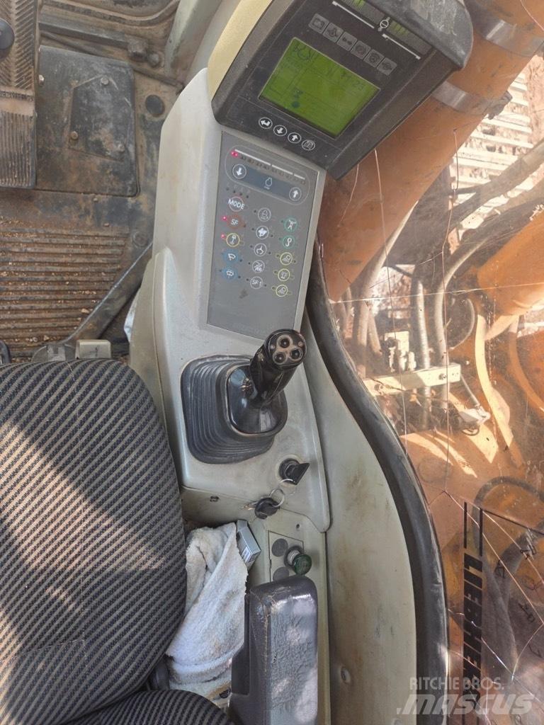 Liebherr 944 Vikšriniai ekskavatoriai