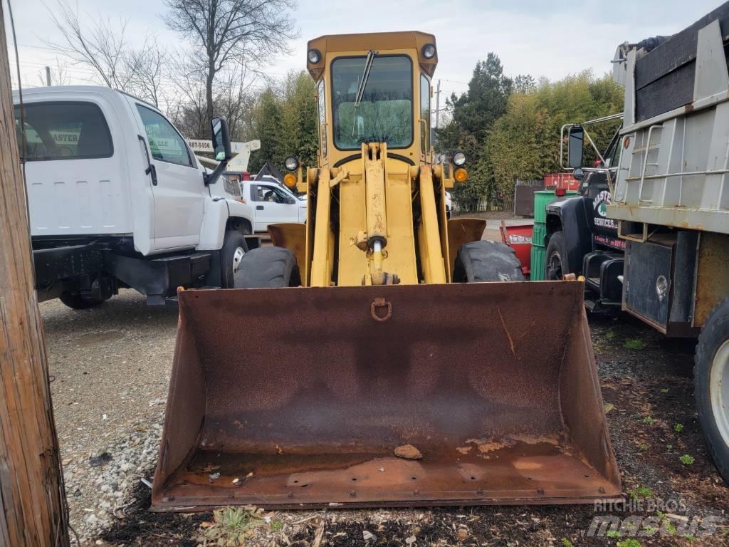 John Deere 444 A Naudoti ratiniai krautuvai