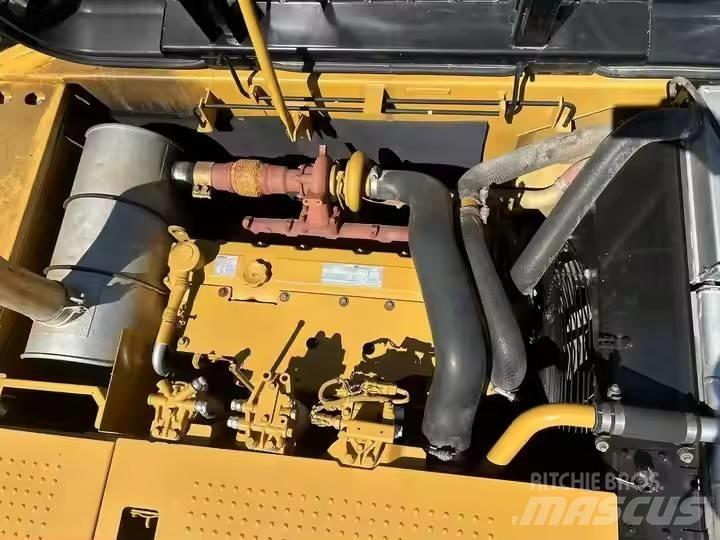CAT CAT320D2 Vidutinės galios ekskavatoriai 7-12 t