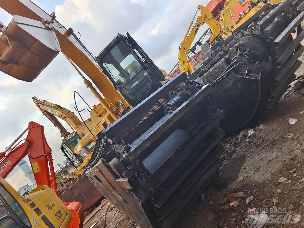 CAT 320 C Amfibiniai ekskavatoriai