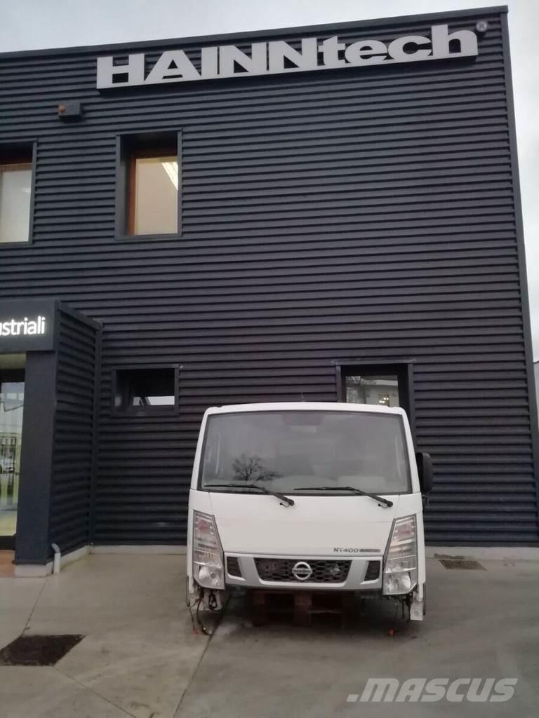 Nissan NT 400 Kabinos ir salonai