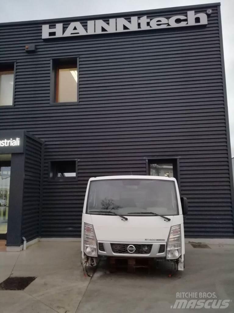 Nissan NT400 Kabinos ir salonai