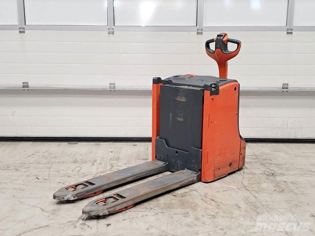 Linde T16L Rankiniai hidrauliniai vėžimėliai