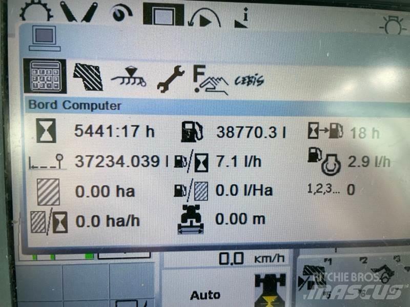 CLAAS ARION 550 Traktoriai