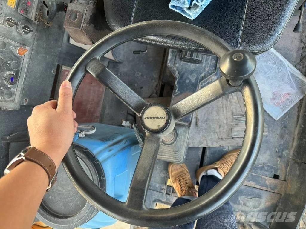 Dynapac CC422 Porinių būgnų volai