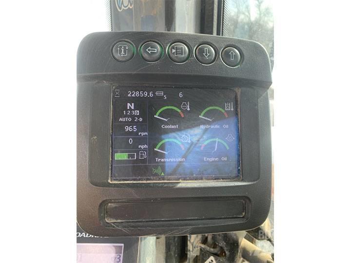 John Deere 824K-II Naudoti ratiniai krautuvai