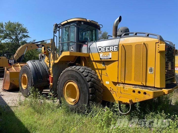 John Deere 824K-II Naudoti ratiniai krautuvai