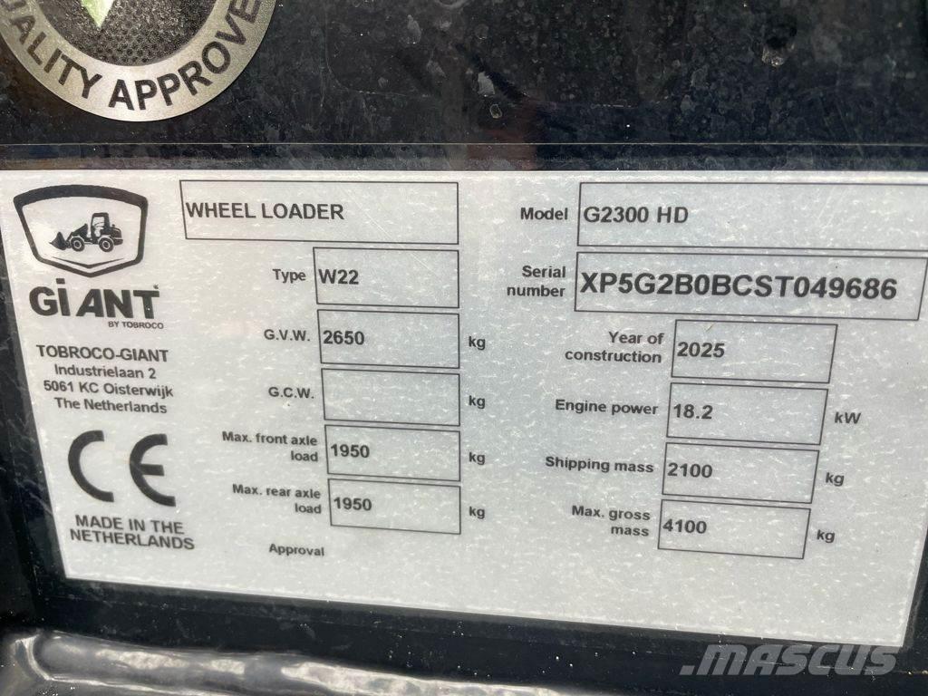 GiANT G2300 HD Naudoti ratiniai krautuvai