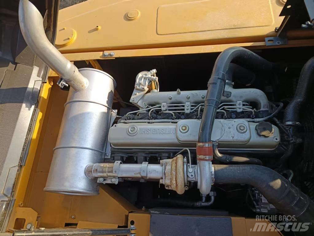 Sany SY215H Vikšriniai ekskavatoriai