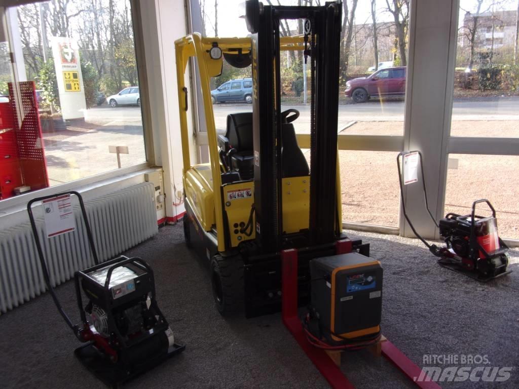 Hyster J2.0XN Elektriniai šakiniai krautuvai