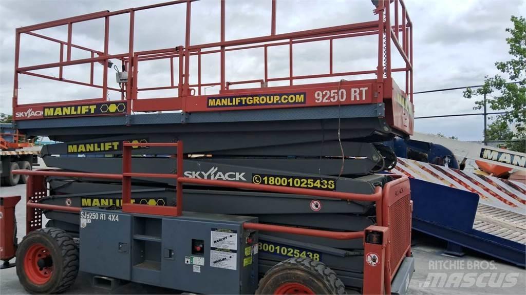 SkyJack 9250RT Žirkliniai keltuvai