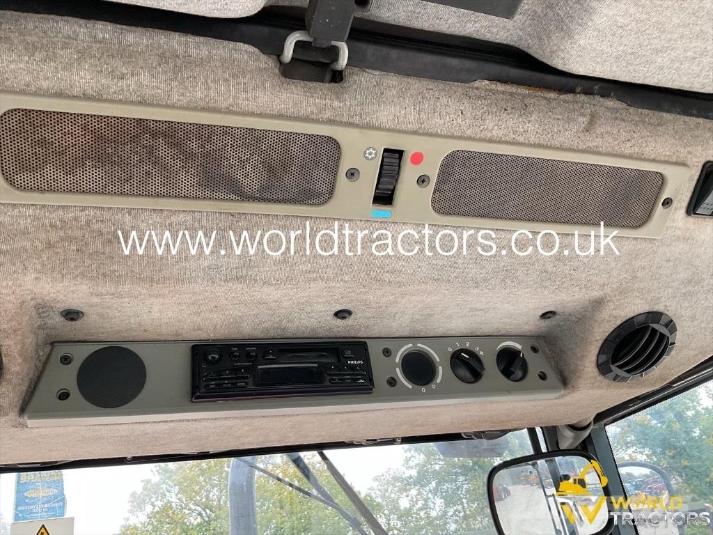 Massey Ferguson 4235 Traktoriai