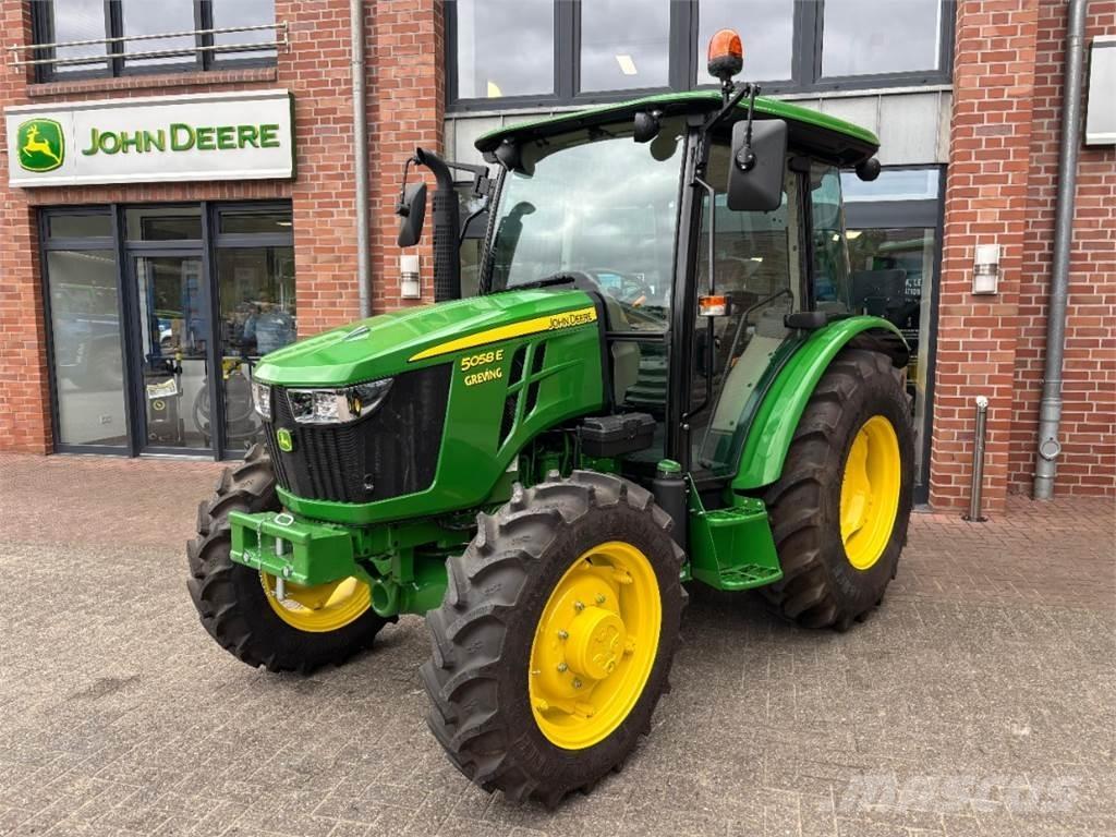 John Deere 5058E Traktoriai