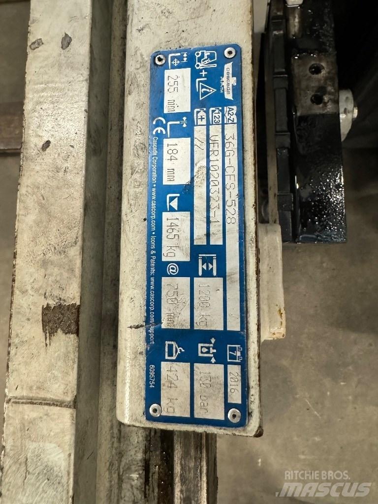 CAT EP25N Elektriniai šakiniai krautuvai