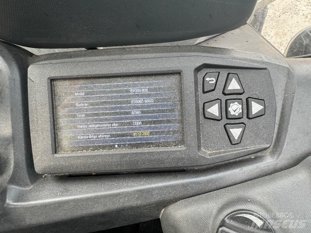 CAT EP25N Elektriniai šakiniai krautuvai