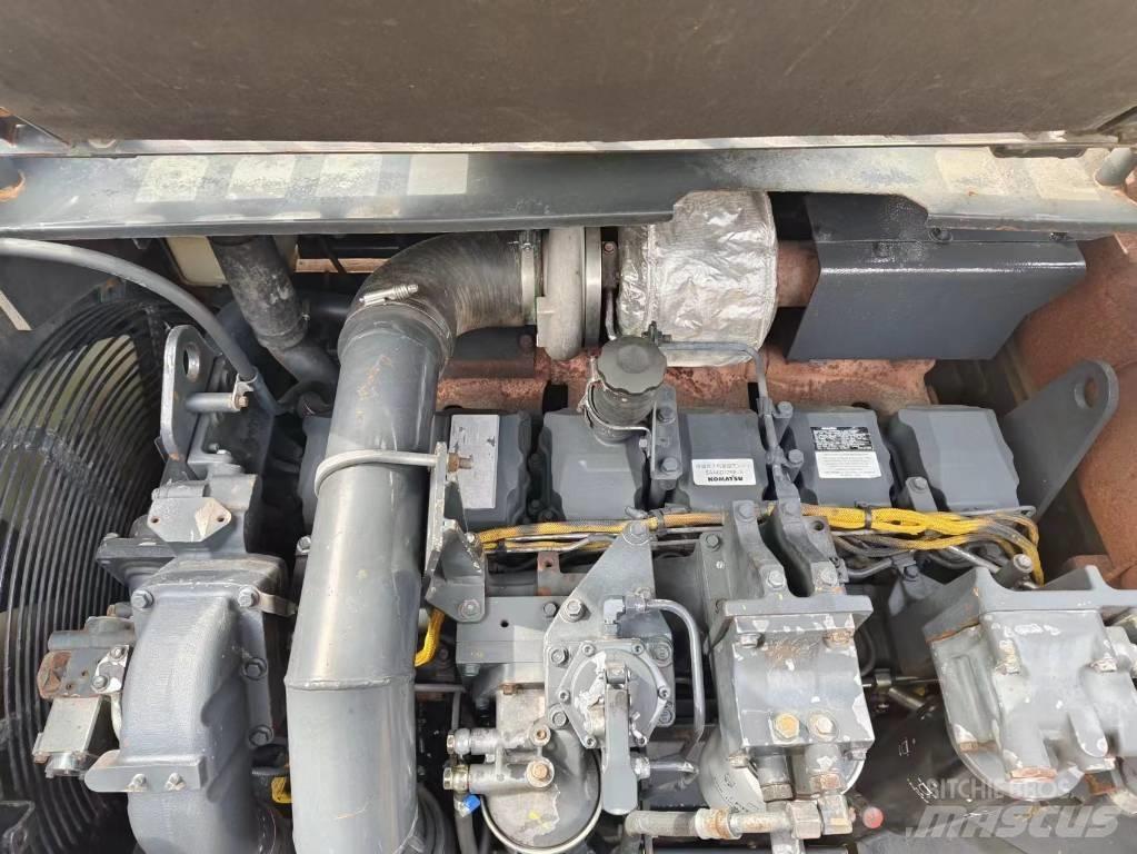 Komatsu PC 450-8 Vikšriniai ekskavatoriai