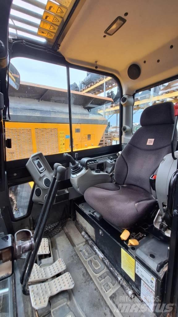 JCB 100 C Vidutinės galios ekskavatoriai 7-12 t