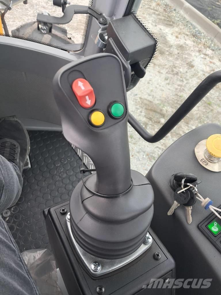 Paus SL 9075 Teleskopiniai ratiniai krautuvai