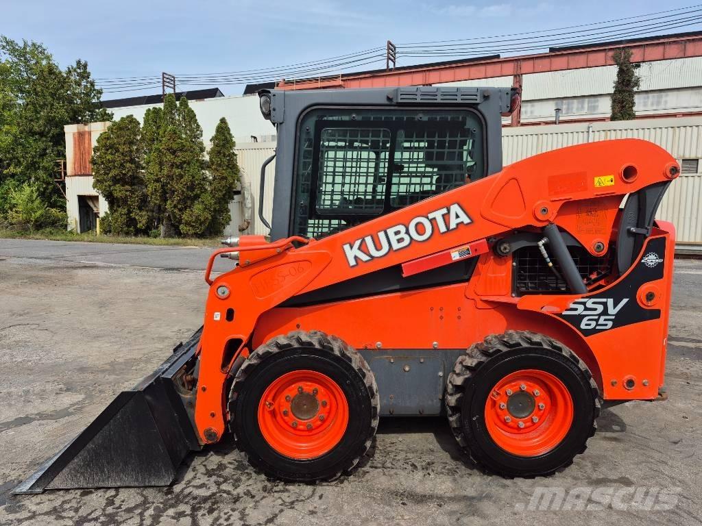 Kubota SSV 65 Krautuvai su šoniniu pasukimu