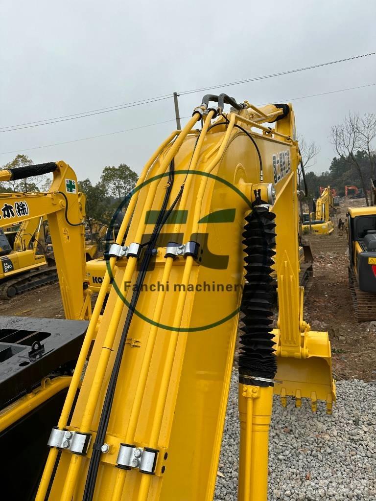 Komatsu PC 200-8 Vikšriniai ekskavatoriai