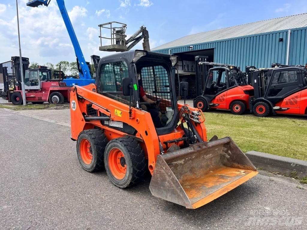 Bobcat S450 Krautuvai su šoniniu pasukimu