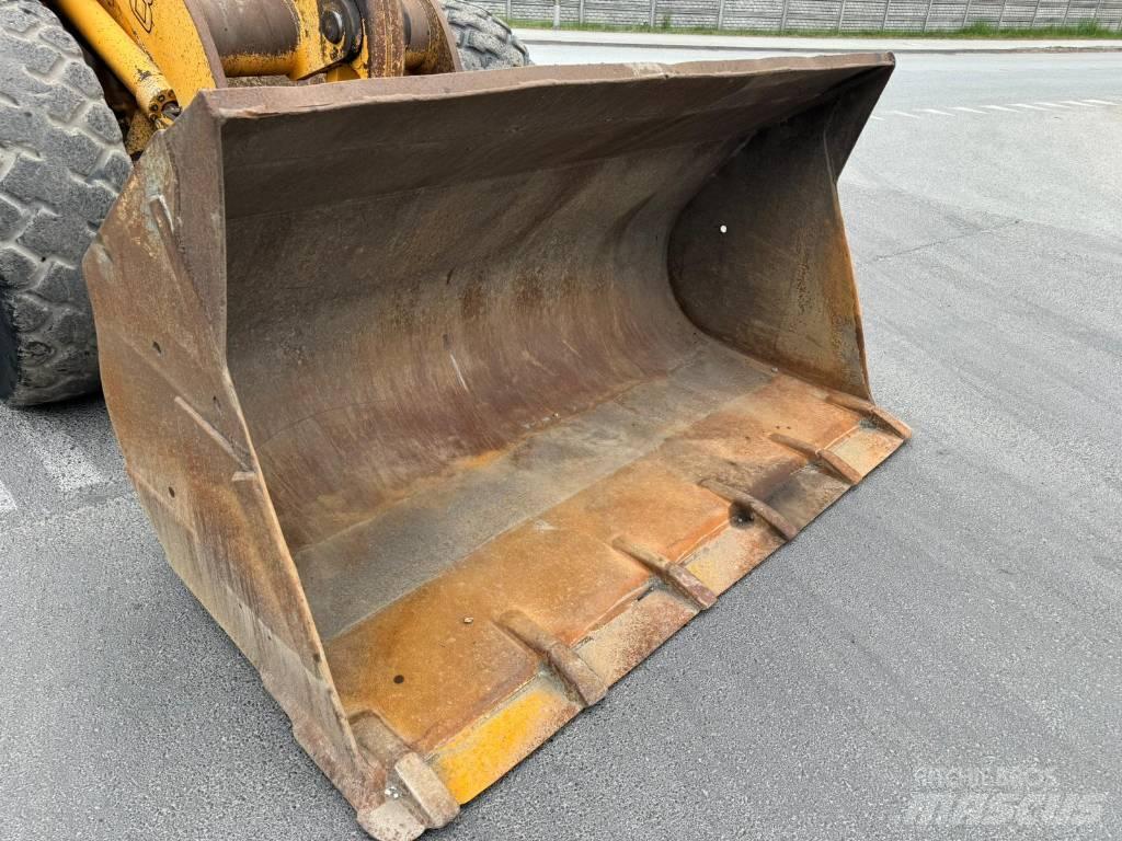 Liebherr L 538 Naudoti ratiniai krautuvai