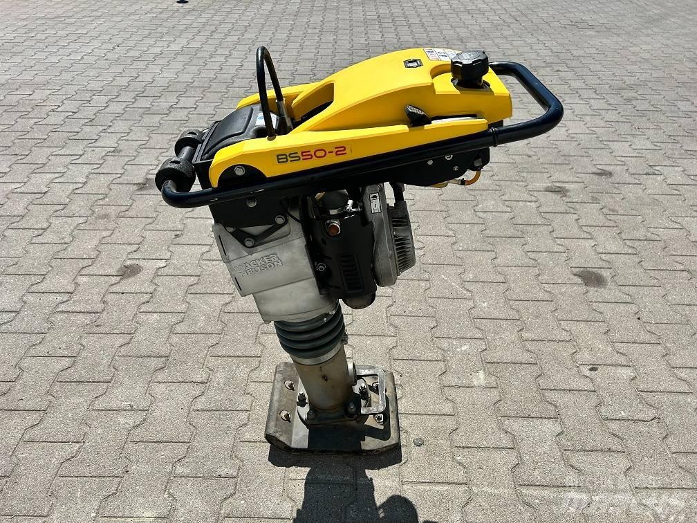 Wacker Neuson BS50-2 Plūktuvai