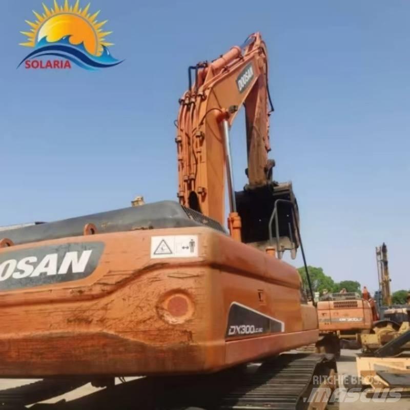 Doosan dx300lc-9c Vikšriniai ekskavatoriai