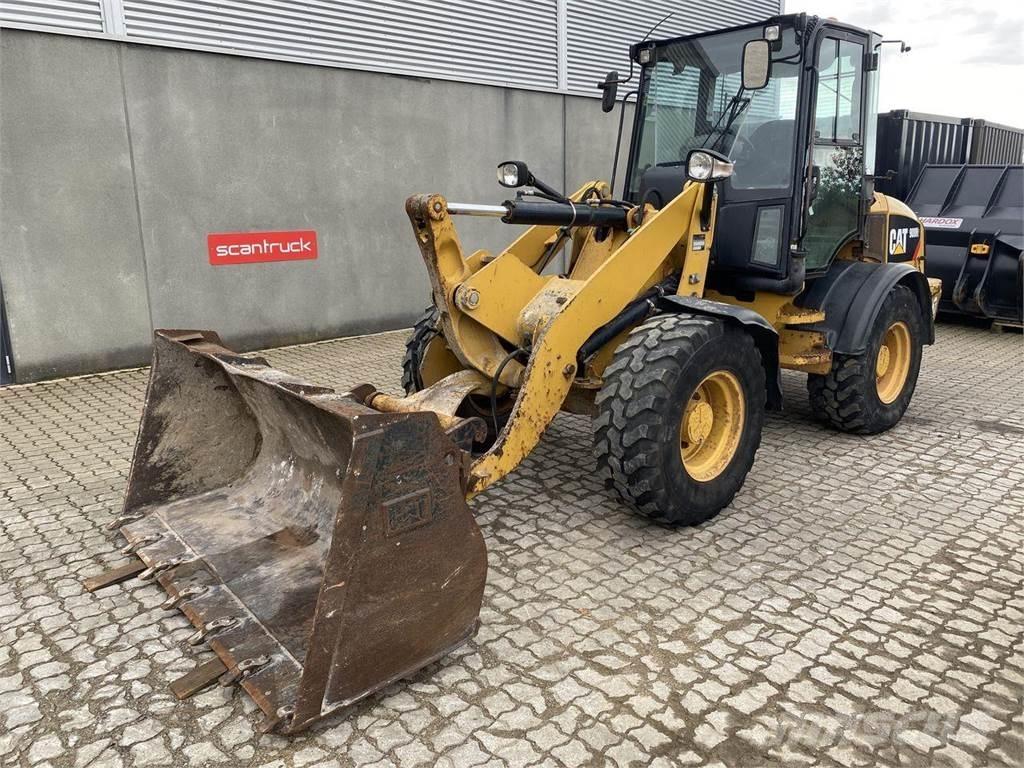 CAT 908 H2 Daugiafunkciniai pakrovėjai