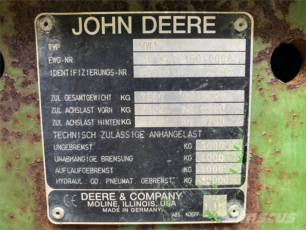 John Deere 6610 Traktoriai