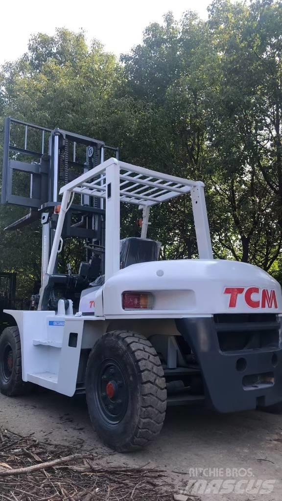 TCM 100 Dyzeliniai krautuvai