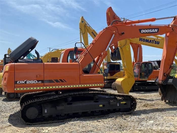 Doosan DX 260LC Vikšriniai ekskavatoriai