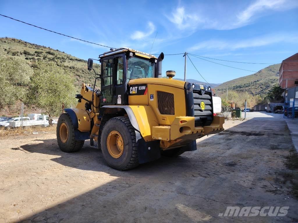 CAT 938 M Naudoti ratiniai krautuvai