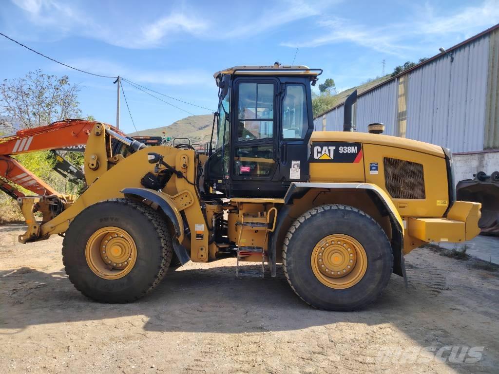 CAT 938 M Naudoti ratiniai krautuvai
