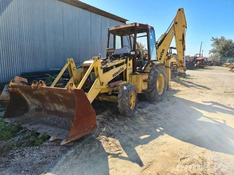 Komatsu WB97R Ekskavatoriniai krautuvai