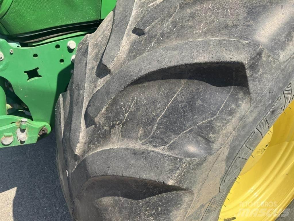 John Deere 6210R Traktoriai