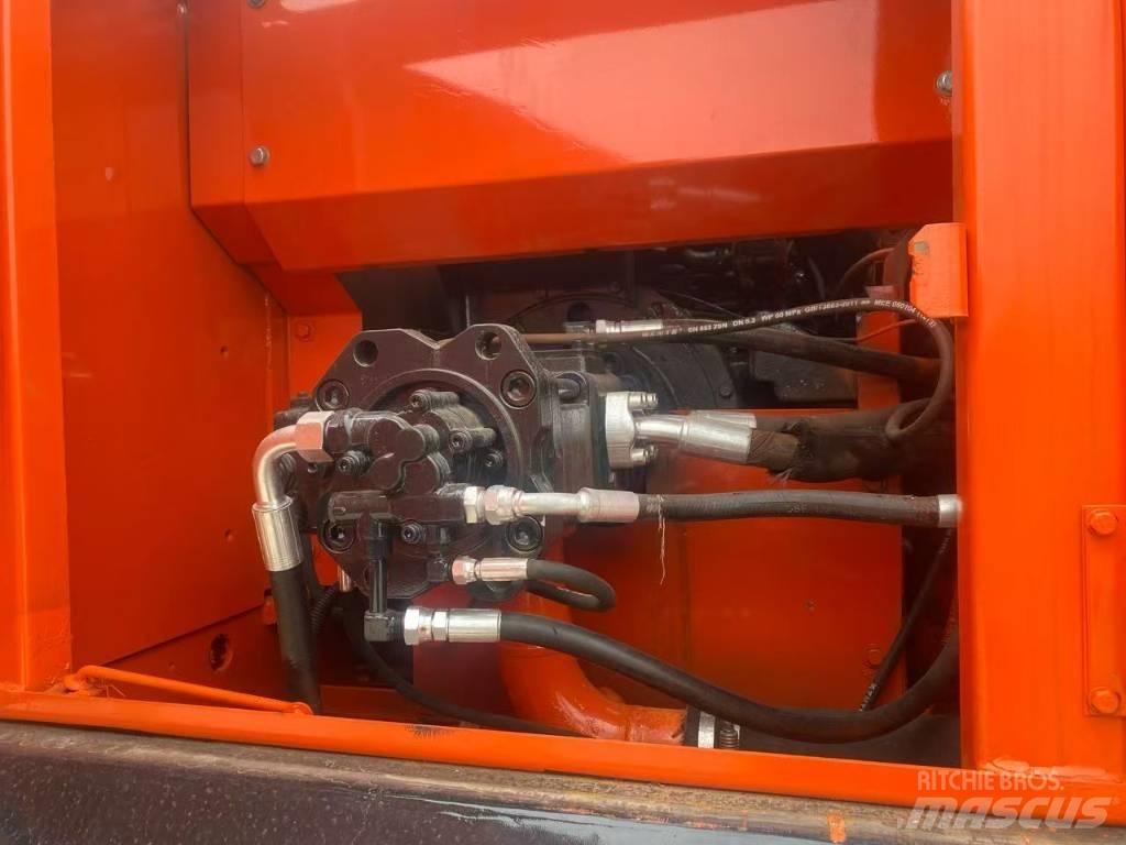 Doosan DX 225 LC Vikšriniai ekskavatoriai