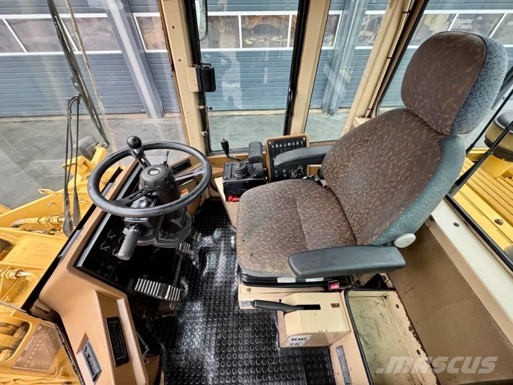 CAT 924 F Naudoti ratiniai krautuvai