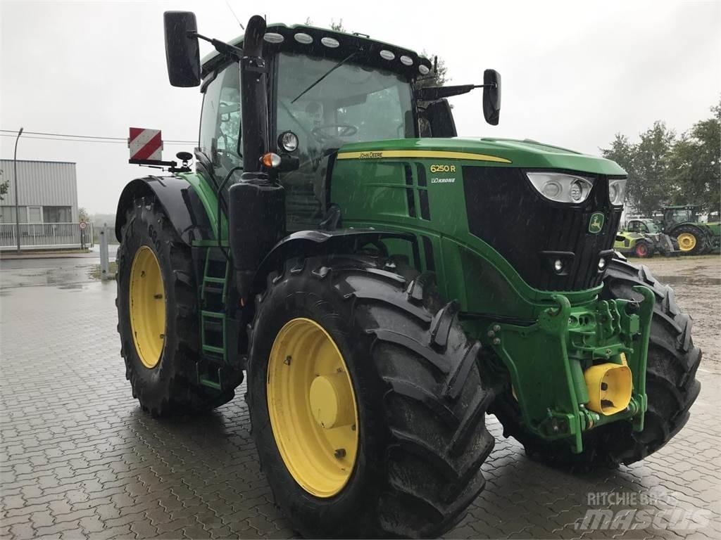 John Deere 6250R Traktoriai