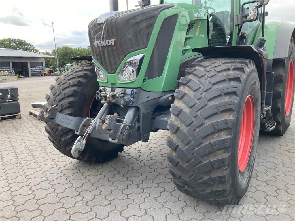 Fendt 824 Vario S4 Traktoriai