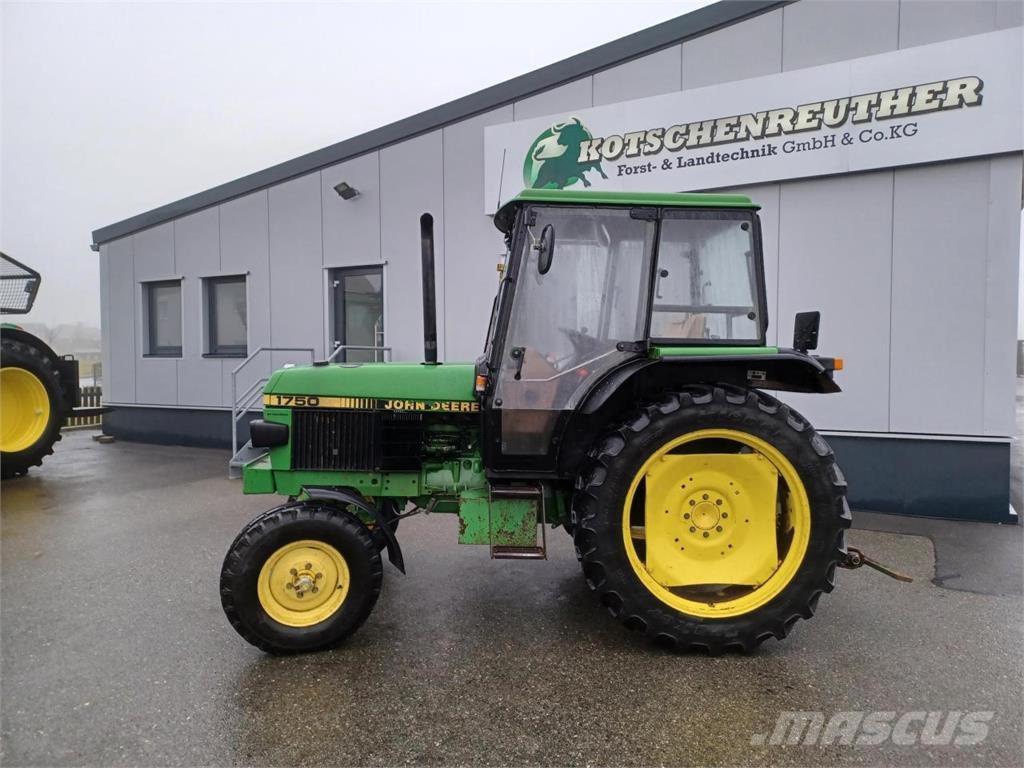 John Deere 1750 Traktoriai