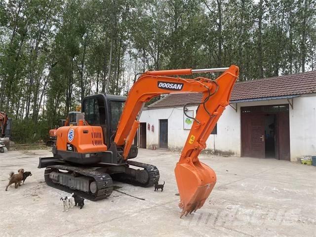 Doosan DX60 Vikšriniai ekskavatoriai