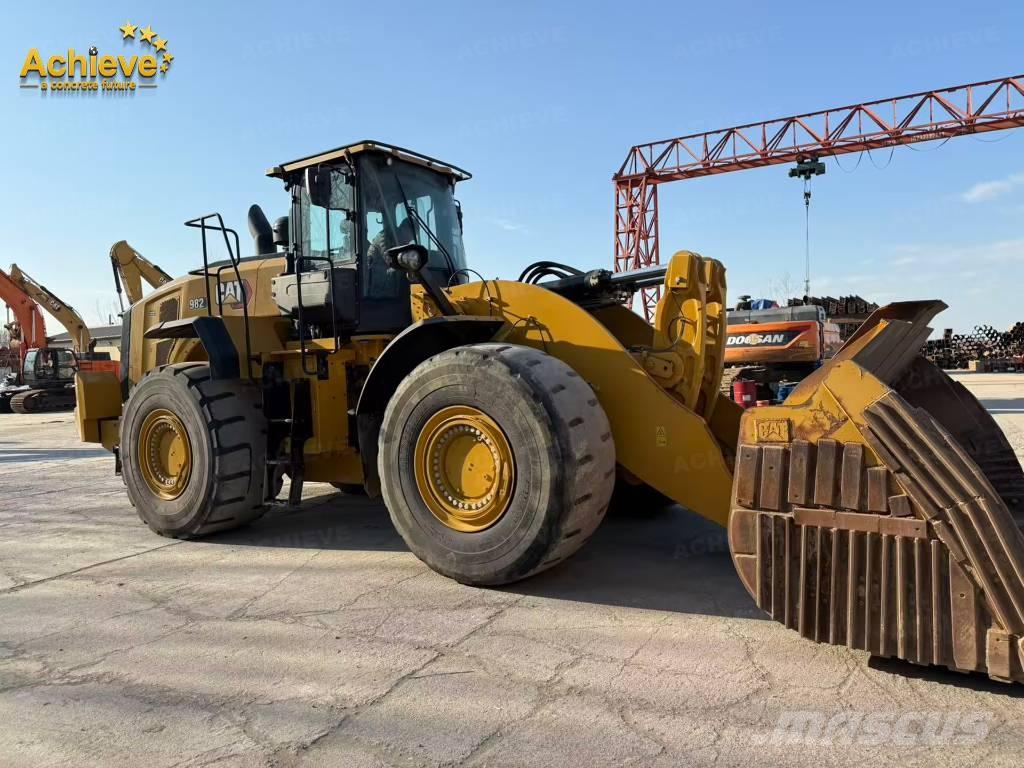 CAT 982 Naudoti ratiniai krautuvai