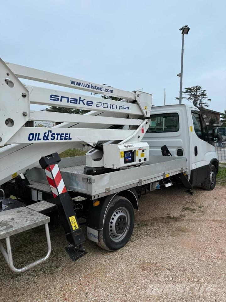 Oil & Steel 20.10 Plus Ant vilkikų montuojamos kėlimo platformos