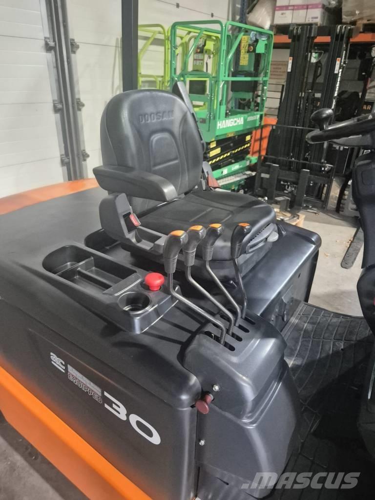 Doosan B 30 X-5 Elektriniai šakiniai krautuvai