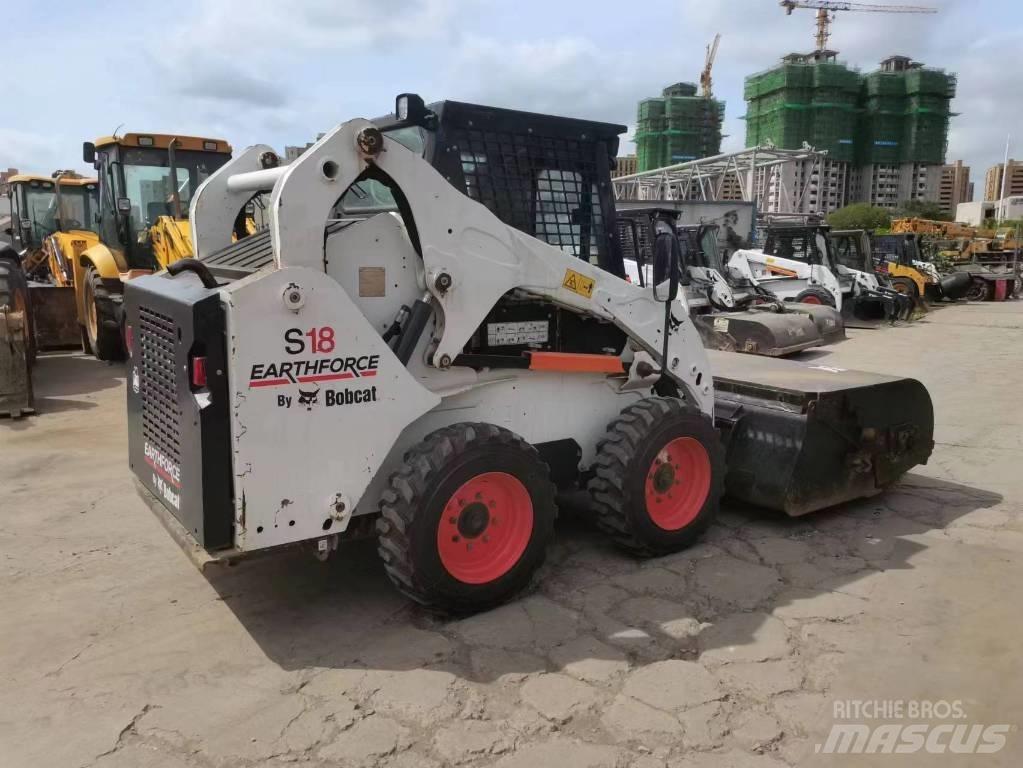 Bobcat S 16 Krautuvai su šoniniu pasukimu